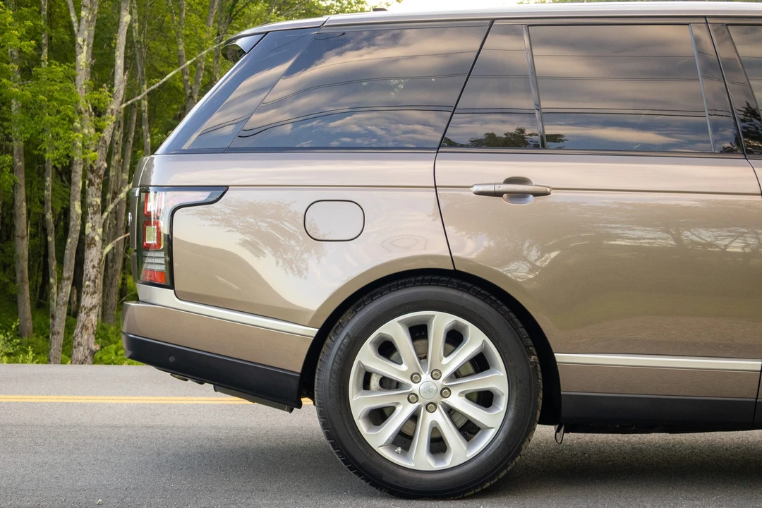 2016 Land Rover Range Rover L405 - Image 17 of 31