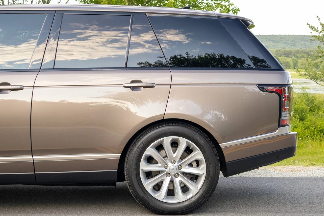 2016 Land Rover Range Rover L405 - Image 16 of 31