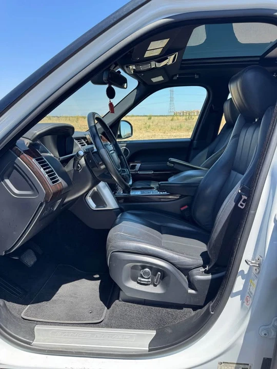 2016 Land Rover Range Rover L405 - Image 5 of 7