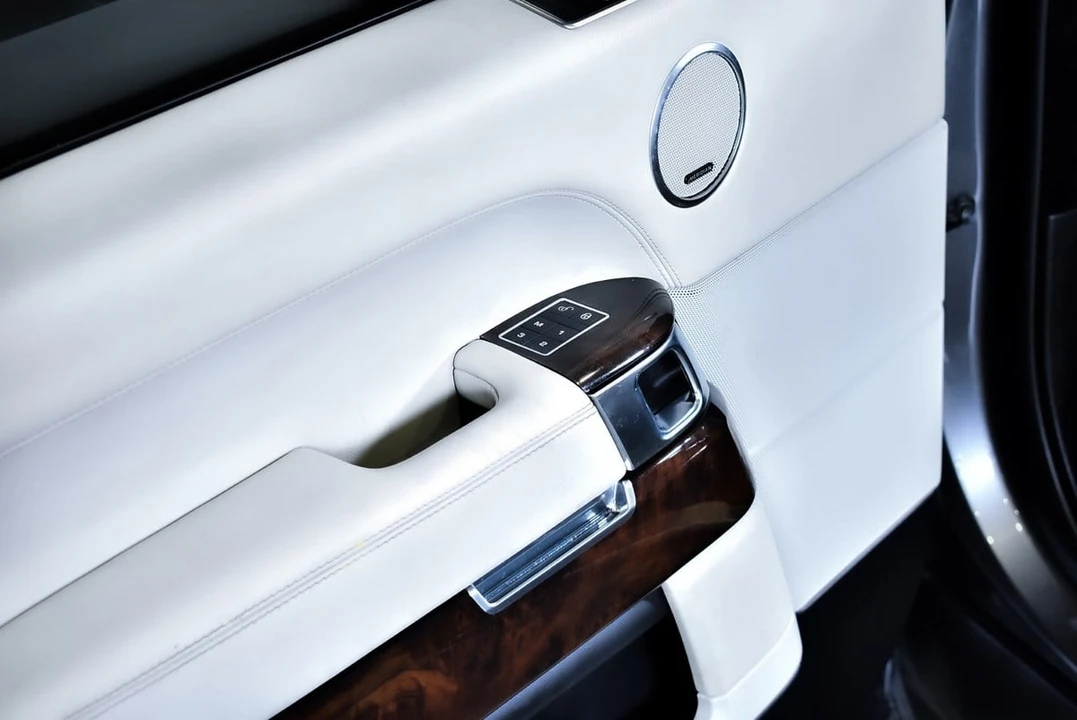 2016 Land Rover Range Rover L405 - Image 31 of 31