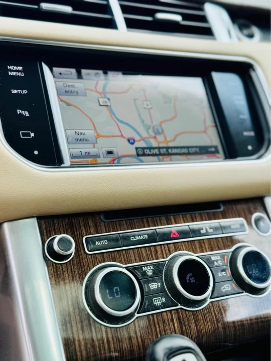 2016 Land Rover Range Rover L405 - Image 16 of 18