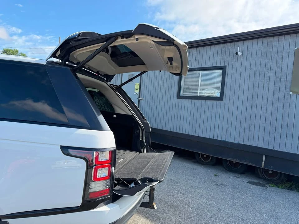 2016 Land Rover Range Rover L405 - Image 12 of 17