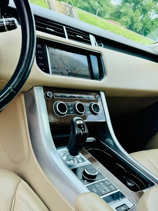 2016 Land Rover Range Rover L405 - Image 8 of 18