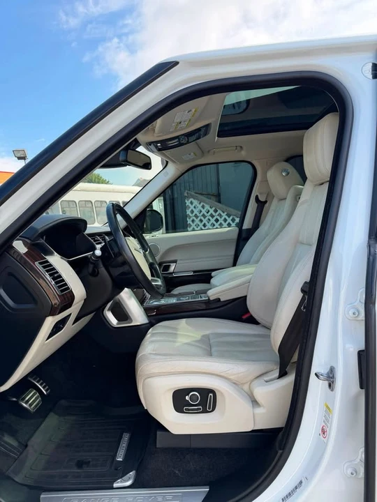 2016 Land Rover Range Rover L405 - Image 9 of 17