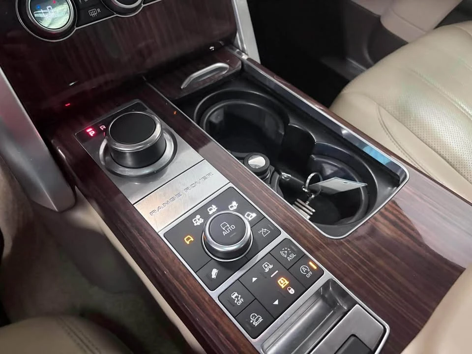 2016 Land Rover Range Rover L405 - Image 10 of 15