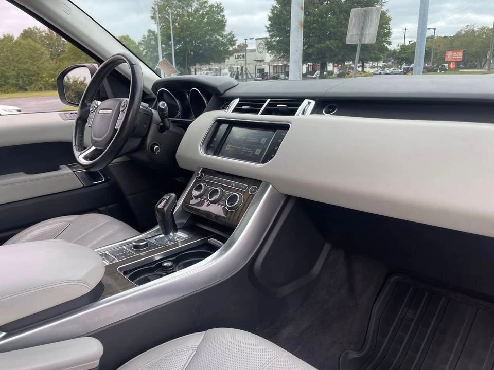2016 Land Rover Range Rover L405 - Image 12 of 17