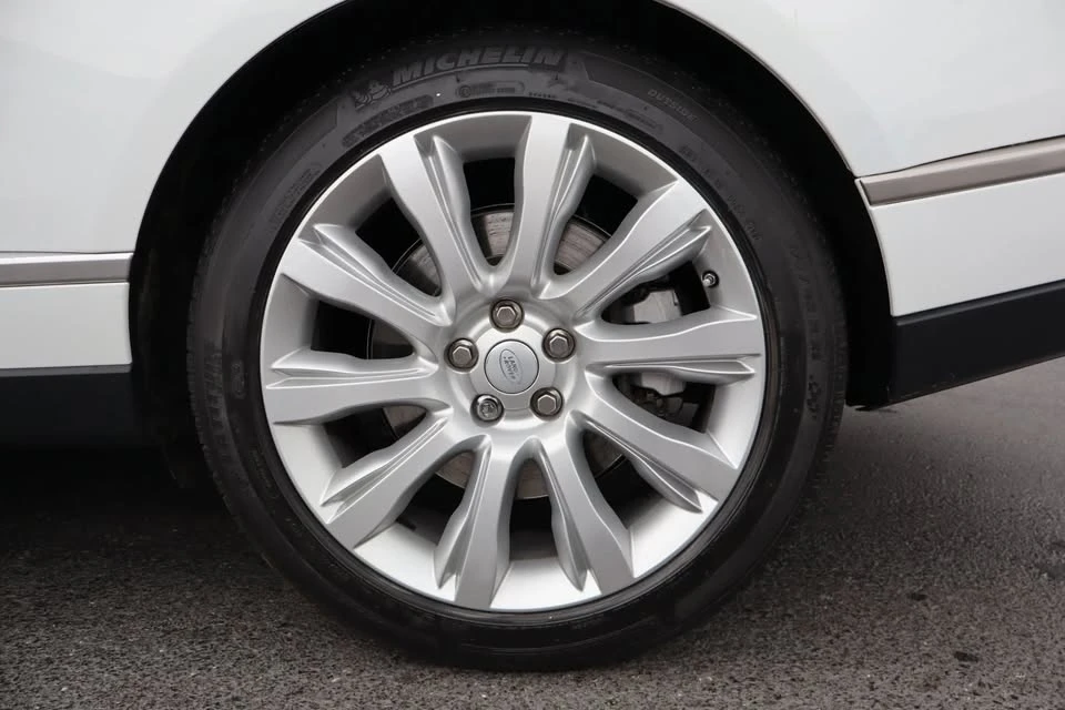 2016 Land Rover Range Rover L405 - Image 18 of 19