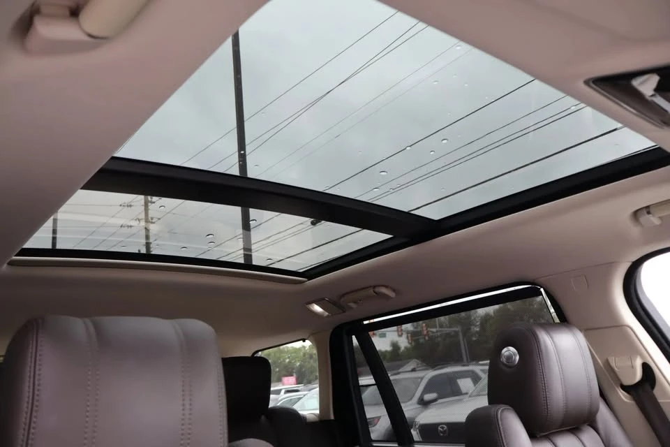 2016 Land Rover Range Rover L405 - Image 16 of 19
