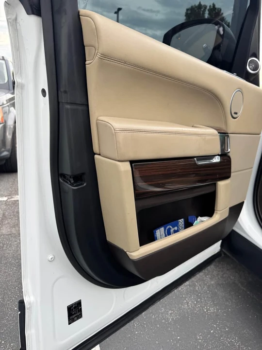 2016 Land Rover Range Rover L405 - Image 4 of 10