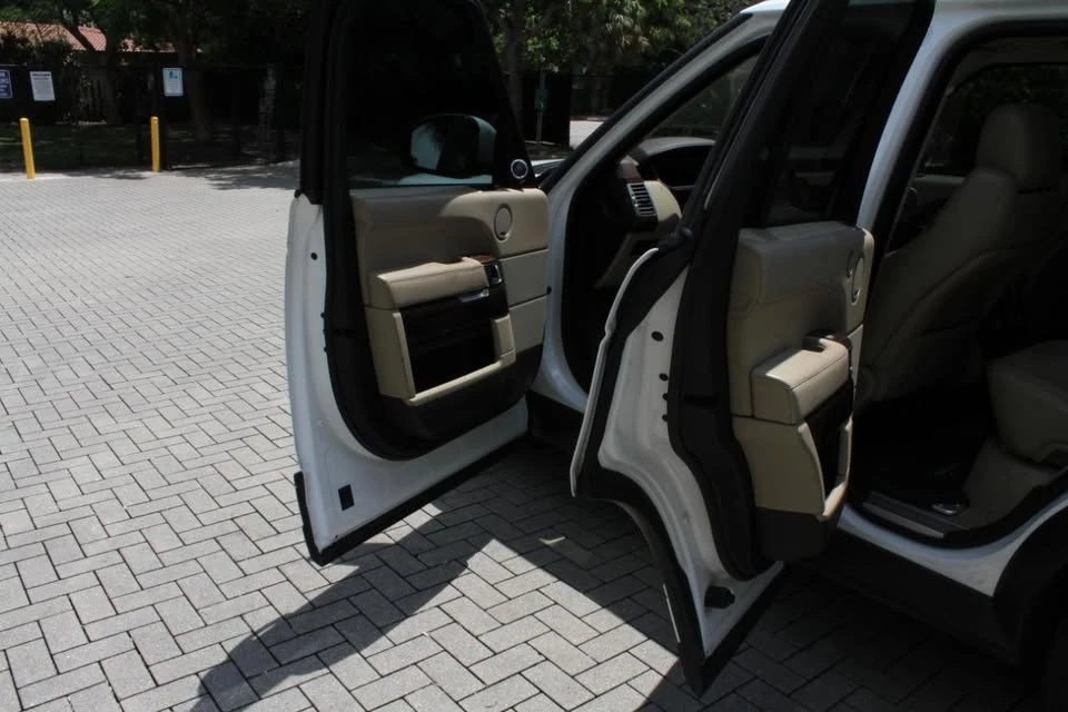 2016 Land Rover Range Rover L405 - Image 10 of 16