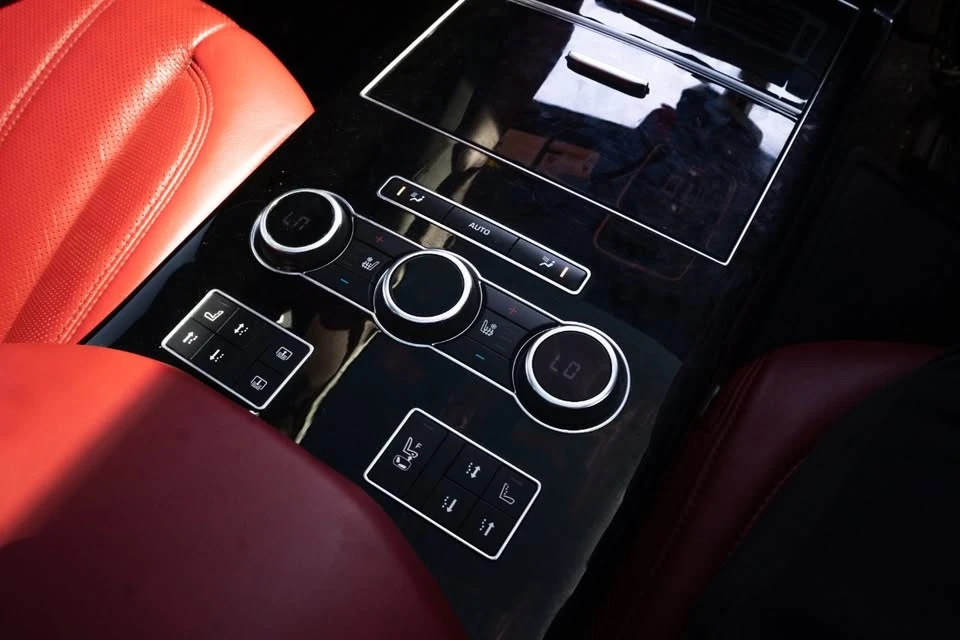 2016 Land Rover Range Rover L405 - Image 12 of 20
