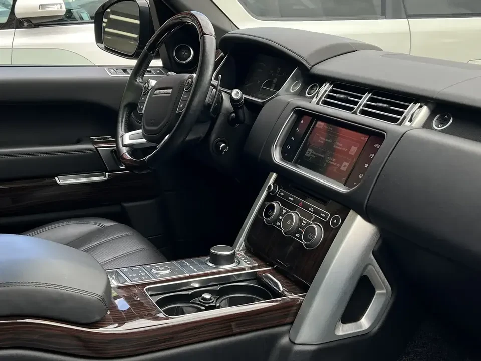 2016 Land Rover Range Rover L405 - Image 8 of 17