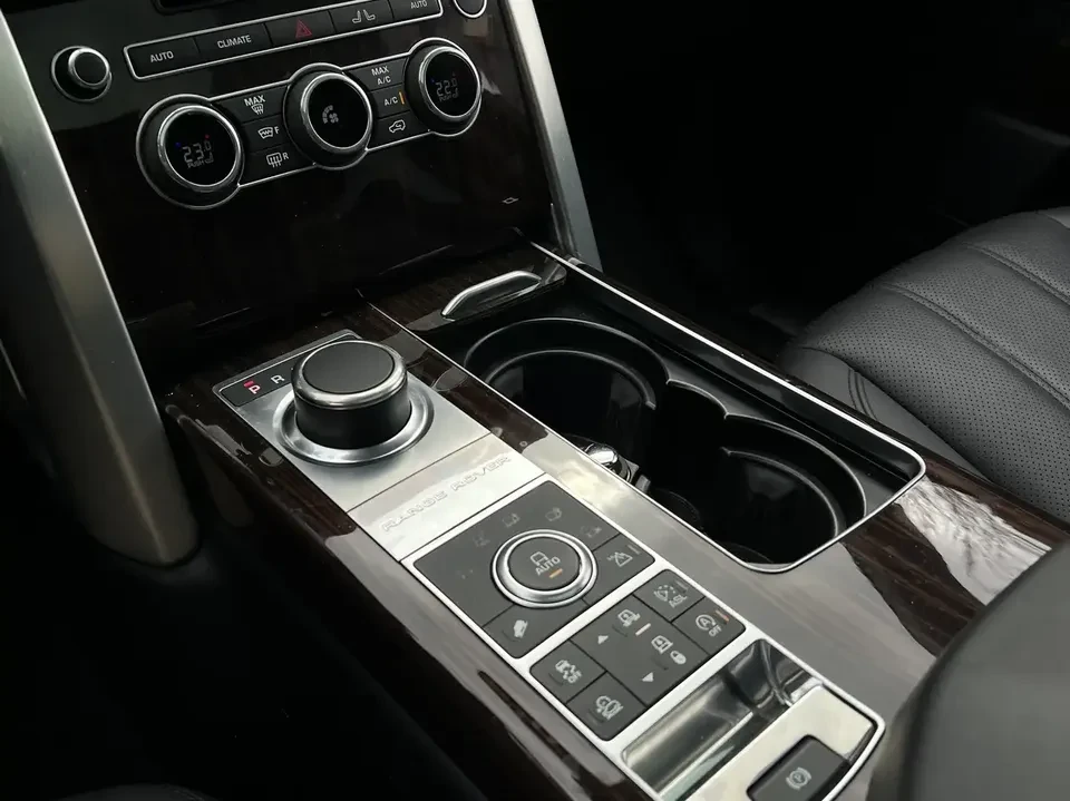 2016 Land Rover Range Rover L405 - Image 12 of 17