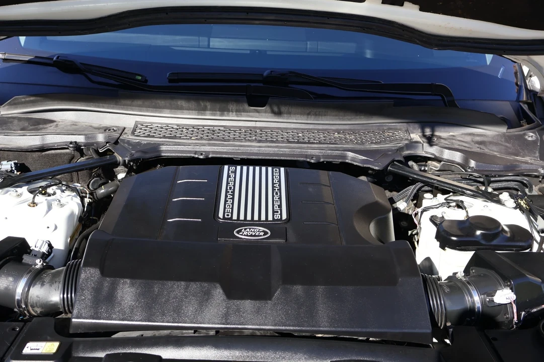 2016 Land Rover Range Rover L405 - Image 15 of 17