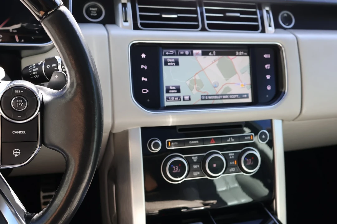 2016 Land Rover Range Rover L405 - Image 13 of 17