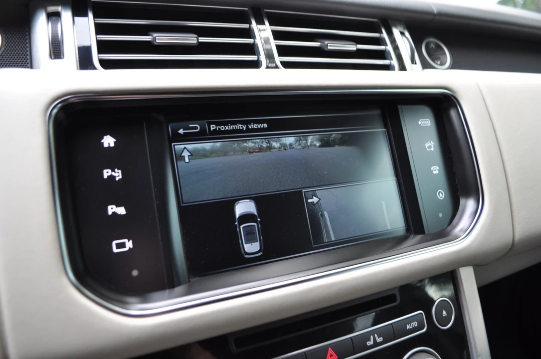 2016 Land Rover Range Rover L405 - Image 25 of 31