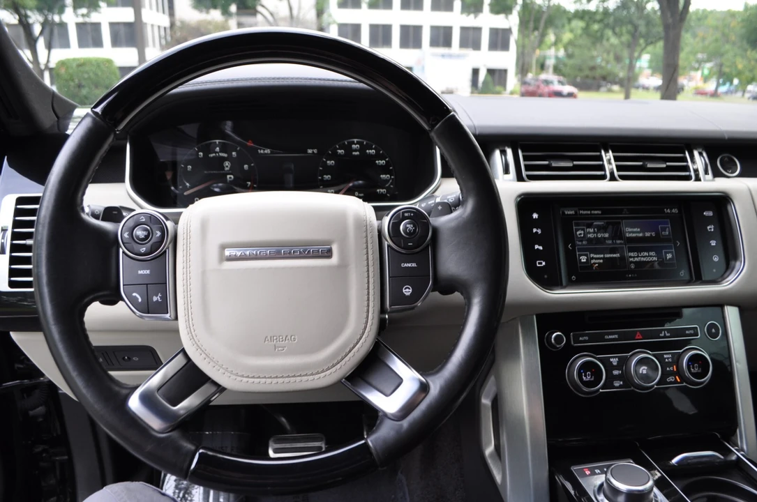 2016 Land Rover Range Rover L405 - Image 17 of 31