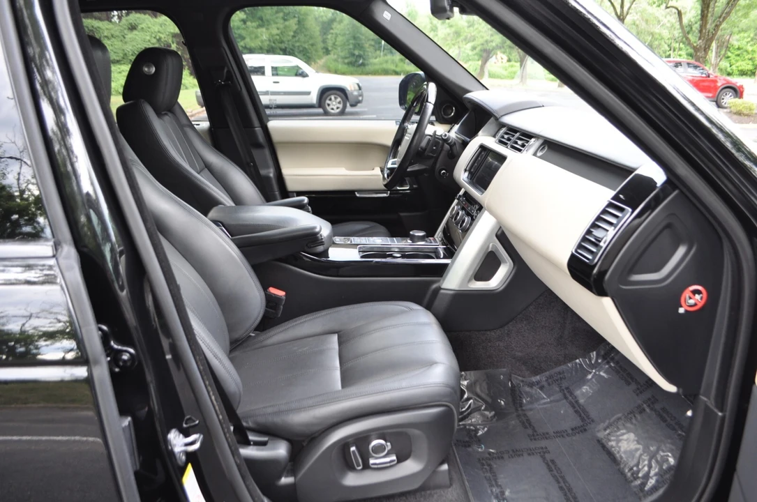 2016 Land Rover Range Rover L405 - Image 11 of 31