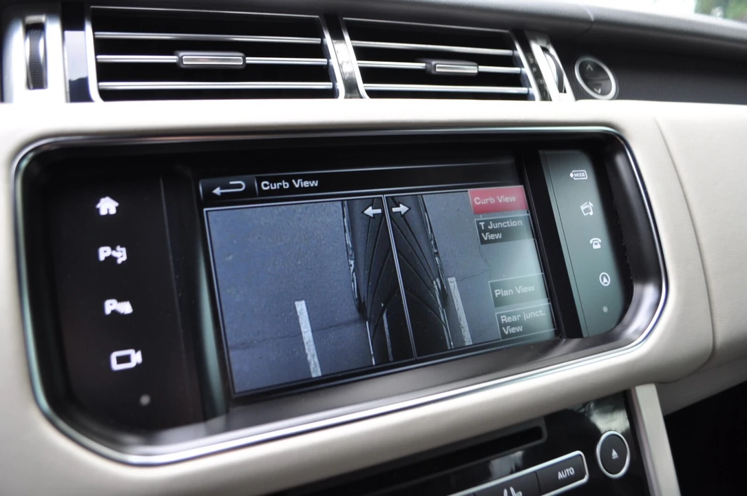 2016 Land Rover Range Rover L405 - Image 26 of 31