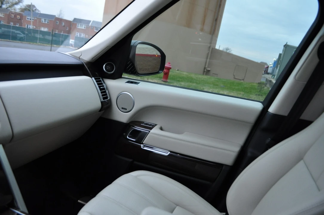 2016 Land Rover Range Rover L405 - Image 24 of 31