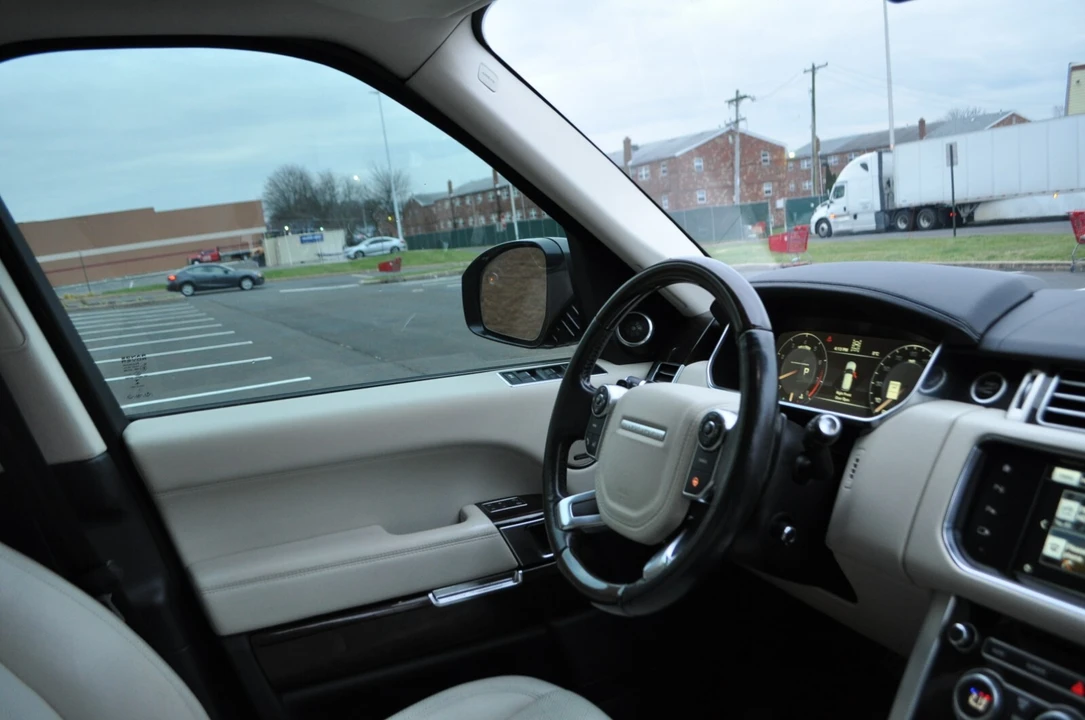 2016 Land Rover Range Rover L405 - Image 23 of 31