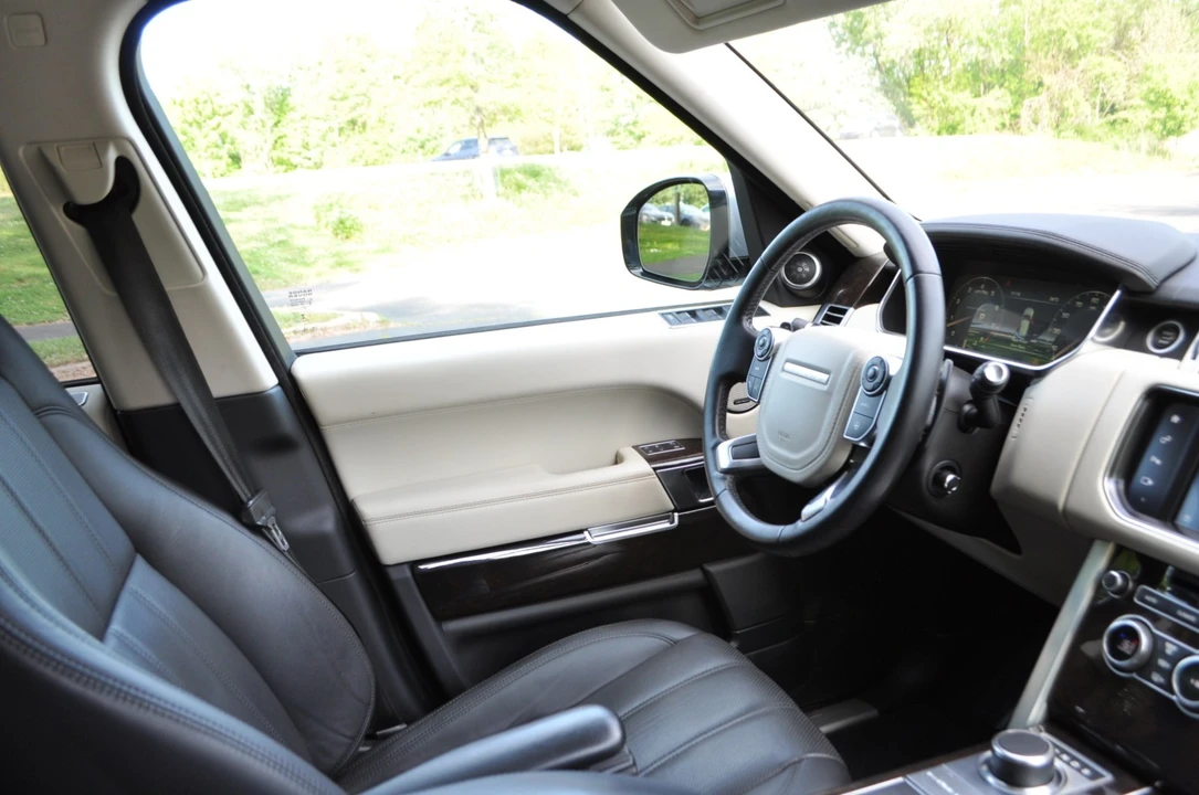 2016 Land Rover Range Rover L405 - Image 13 of 31