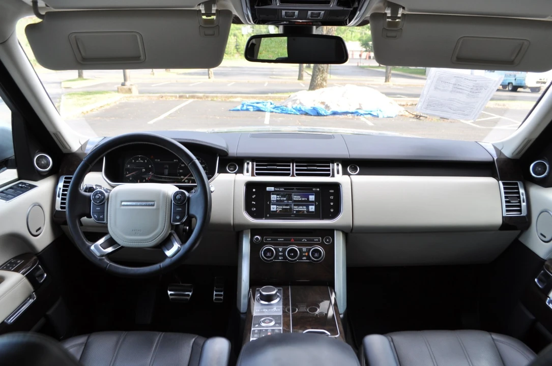 2016 Land Rover Range Rover L405 - Image 16 of 31