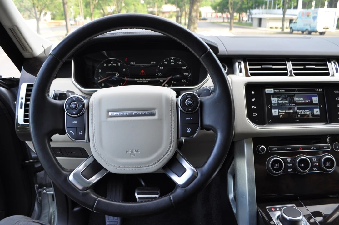 2016 Land Rover Range Rover L405 - Image 17 of 31