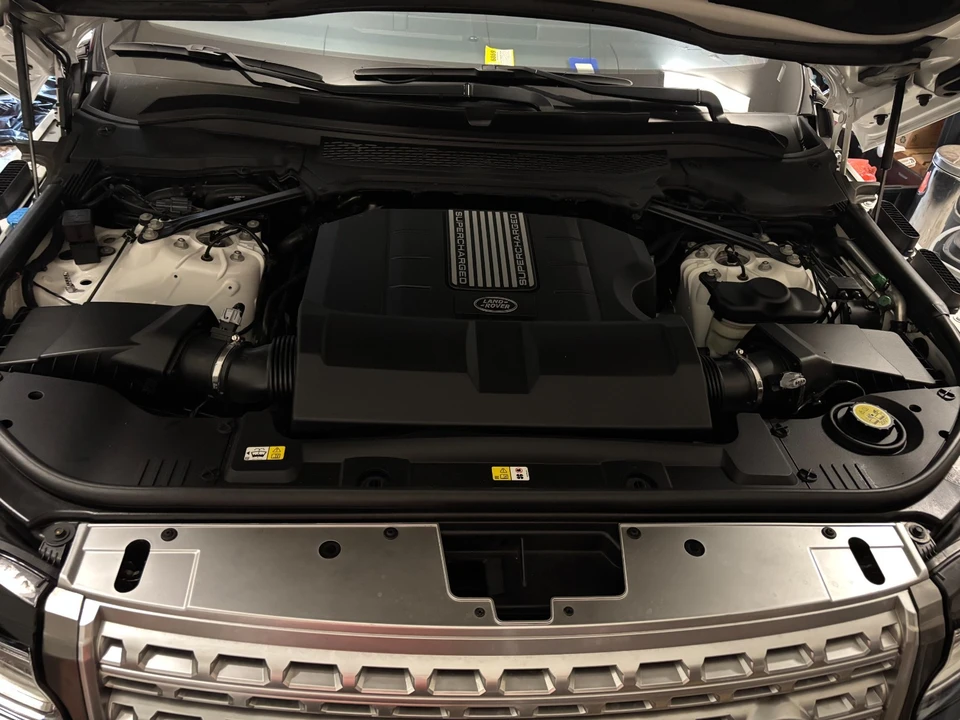 2016 Land Rover Range Rover L405 - Image 18 of 31