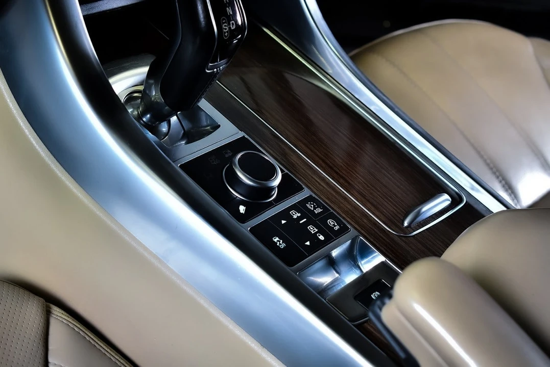 2016 Land Rover Range Rover L405 - Image 29 of 30