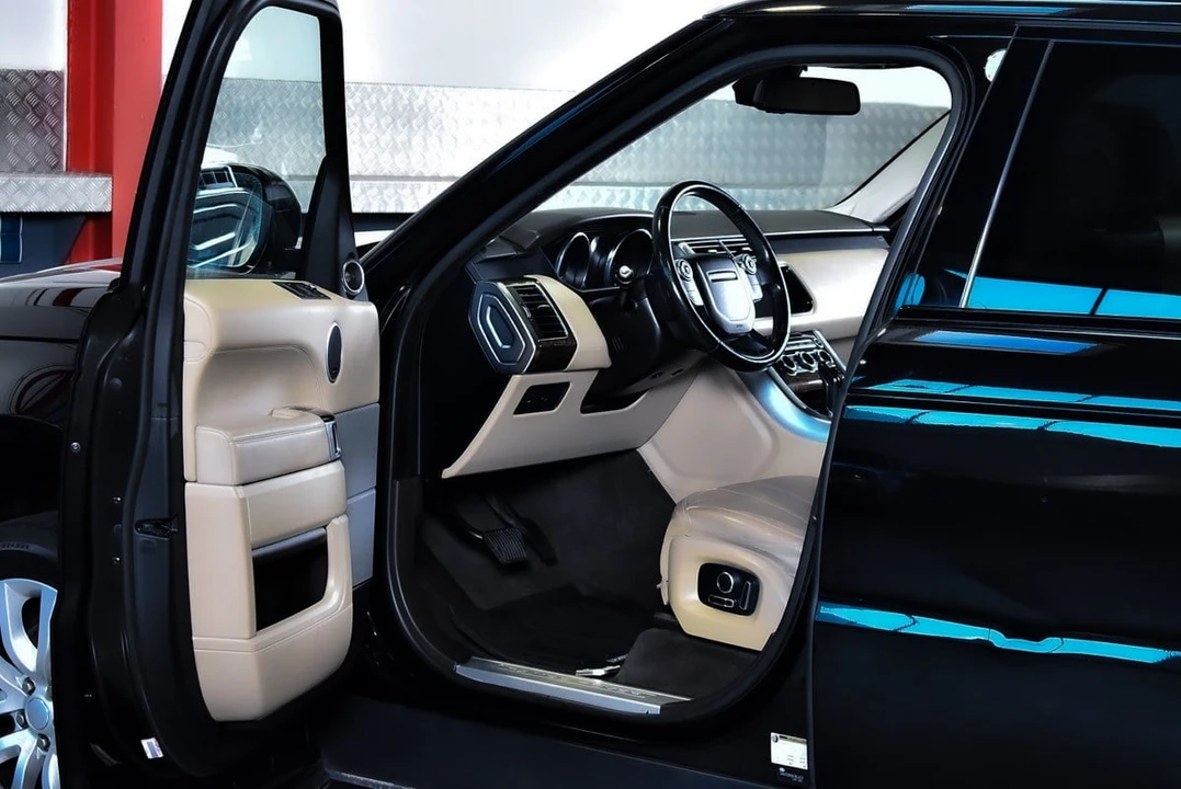 2016 Land Rover Range Rover L405 - Image 24 of 30