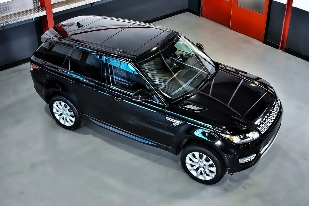 2016 Land Rover Range Rover L405 - Image 9 of 30