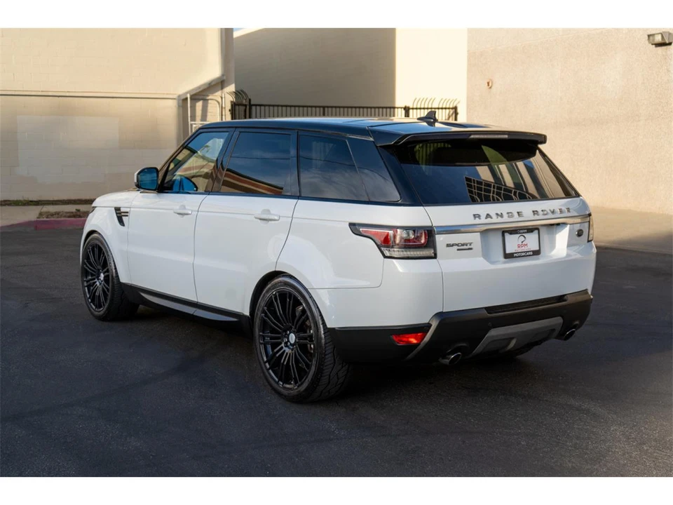 2016 Land Rover Range Rover Sport L494 - Image 5 of 30