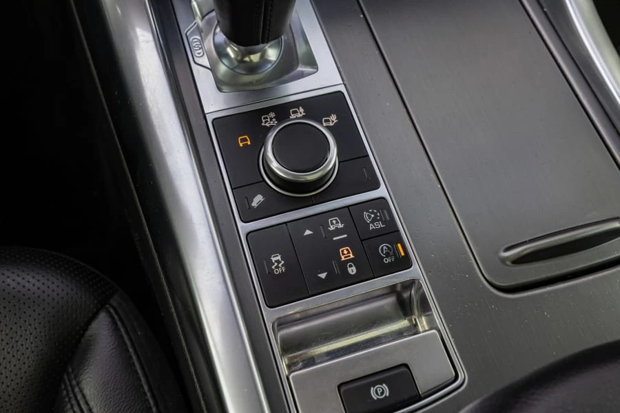 2016 Land Rover Range Rover L405 - Image 17 of 31