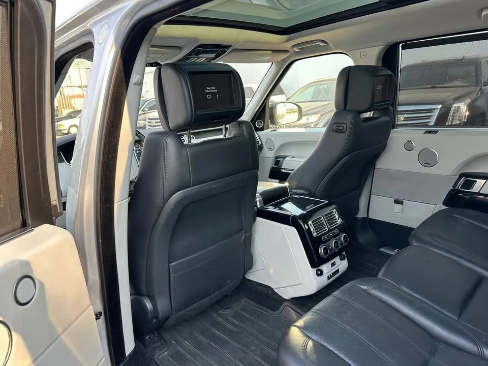 2016 Land Rover Range Rover L405 - Image 12 of 20