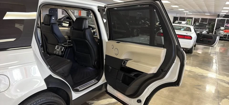 2016 Land Rover Range Rover L405 - Image 9 of 19
