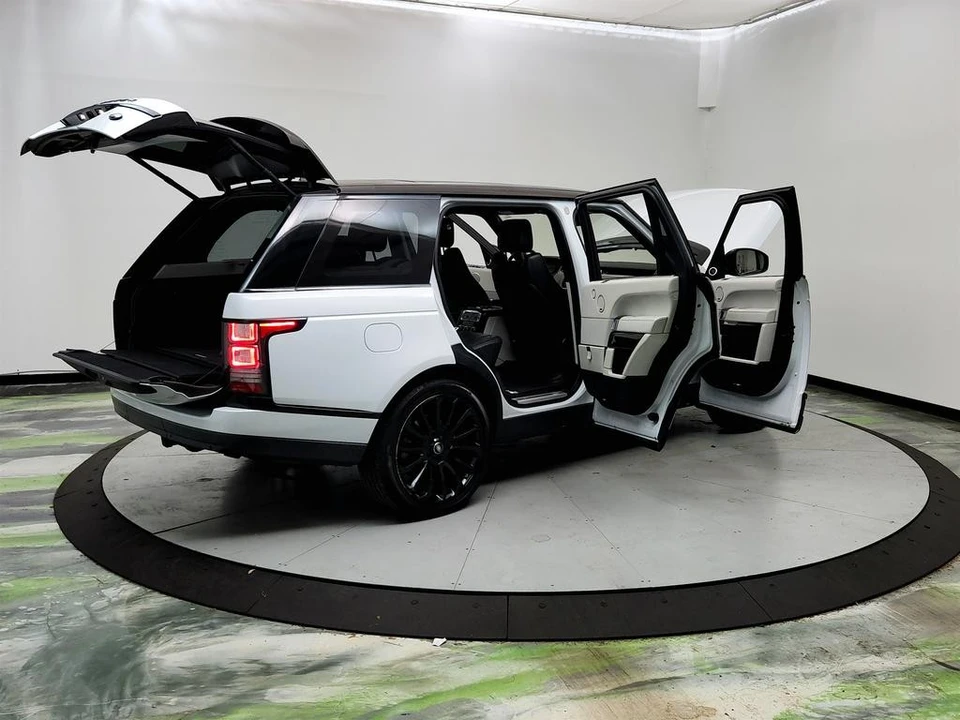 2016 Land Rover Range Rover L405 - Image 11 of 12