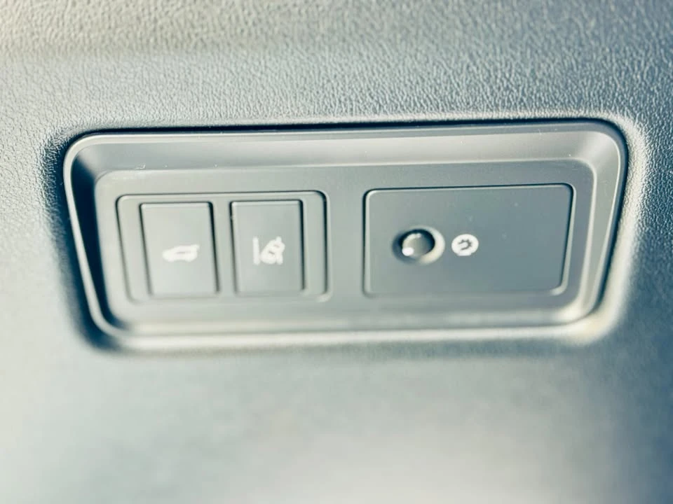 2016 Land Rover Range Rover L405 - Image 16 of 17