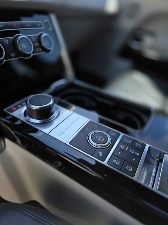 2016 Land Rover Range Rover L405 - Image 14 of 19