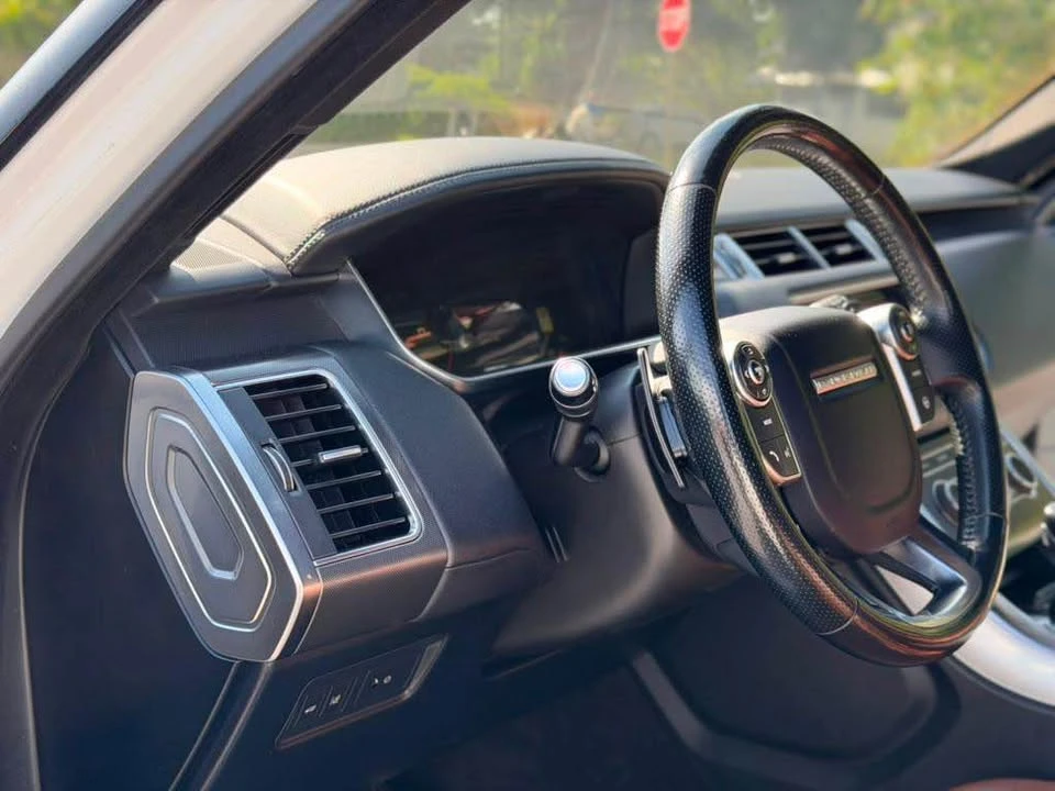 2016 Land Rover Range Rover L405 - Image 13 of 19
