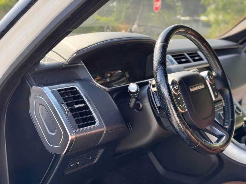 2016 Land Rover Range Rover L405 - Image 13 of 19