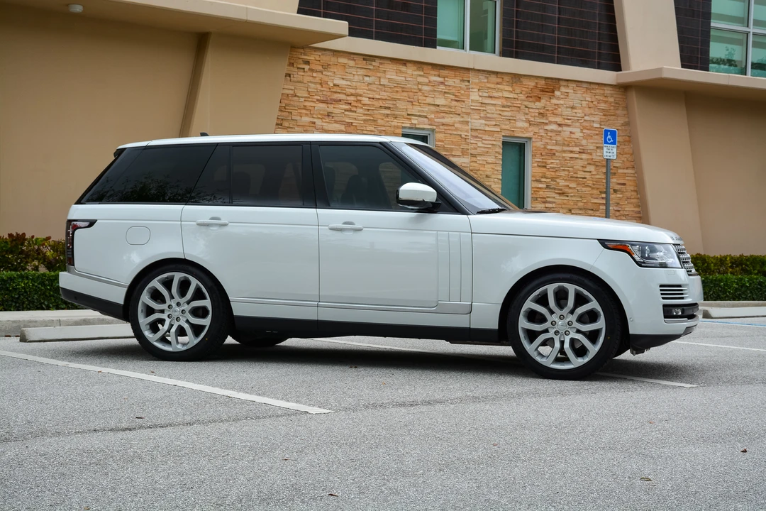 2016 Land Rover Range Rover L405 - Image 8 of 21