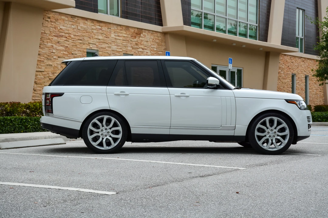 2016 Land Rover Range Rover L405 - Image 9 of 21