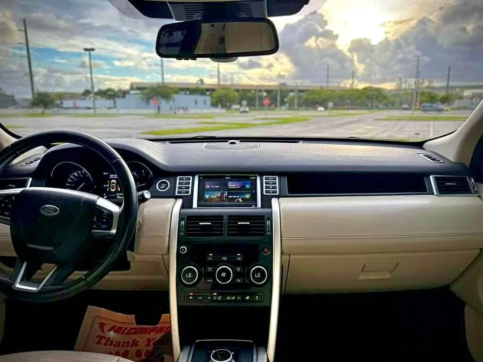 2016 Land Rover Discovery 4th Gen - Image 11 of 15