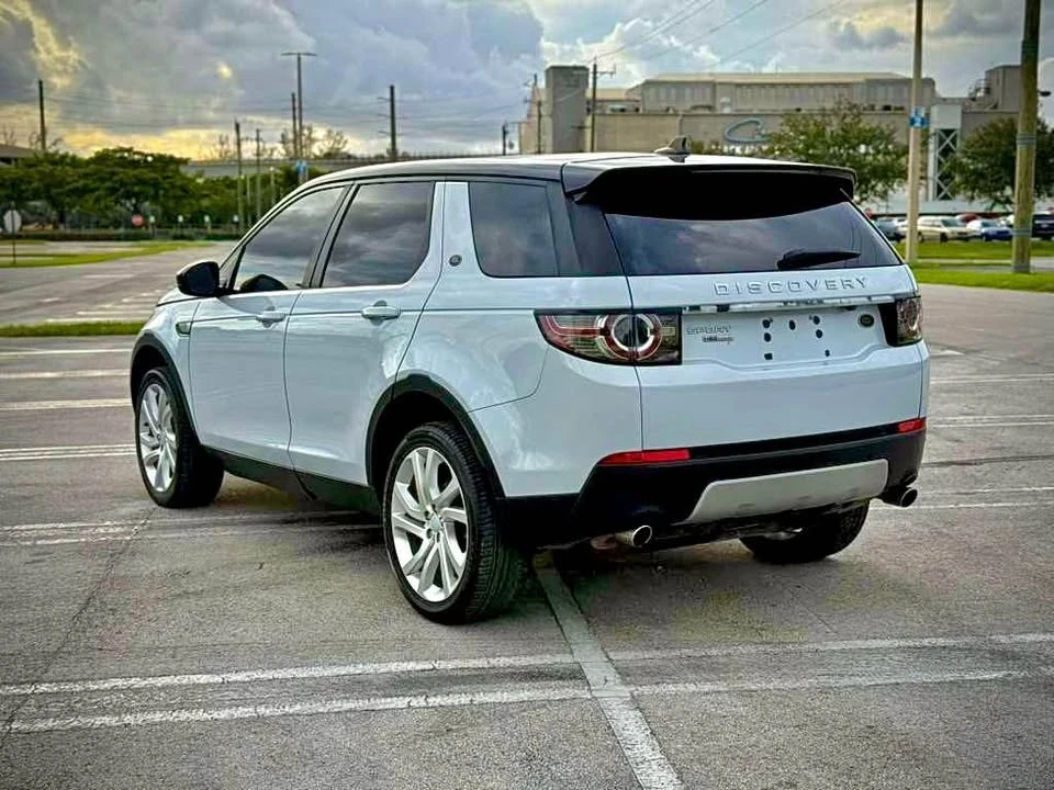 2016 Land Rover Discovery 4th Gen - Image 4 of 15