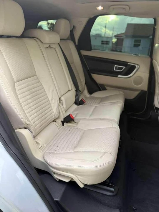 2016 Land Rover Discovery 4th Gen - Image 13 of 17
