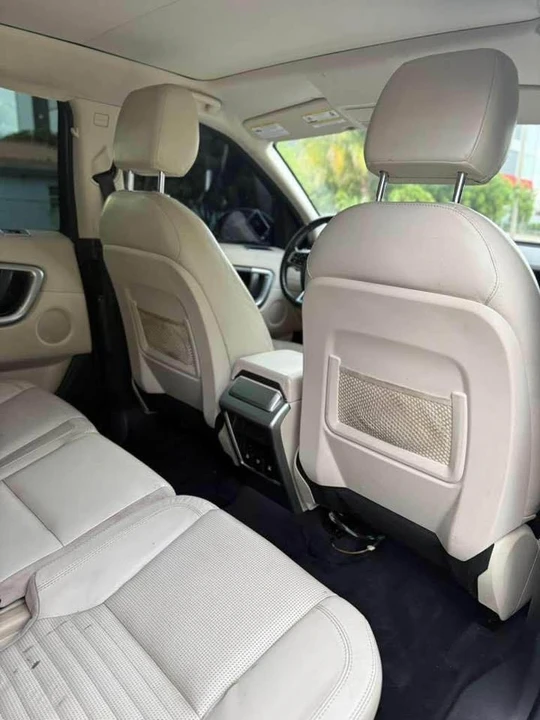2016 Land Rover Discovery 4th Gen - Image 14 of 17