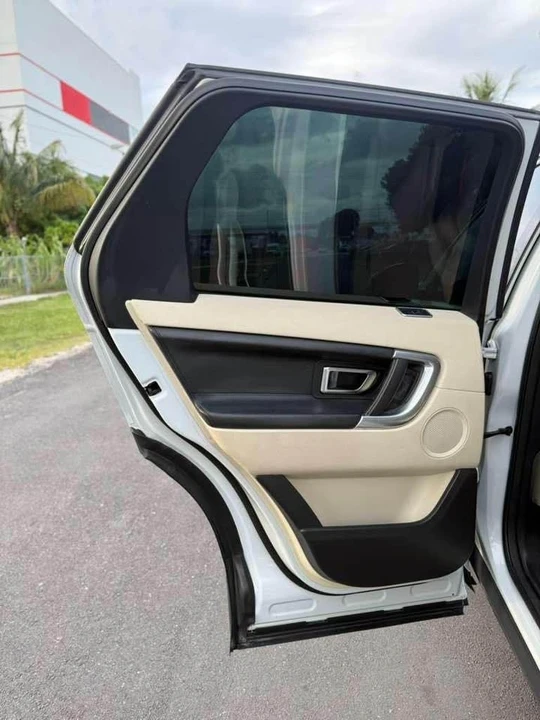 2016 Land Rover Discovery 4th Gen - Image 12 of 17