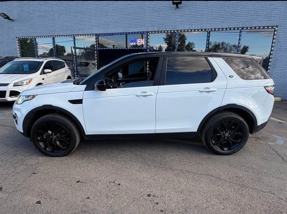 2016 Land Rover Discovery 4th Gen - Image 2 of 10