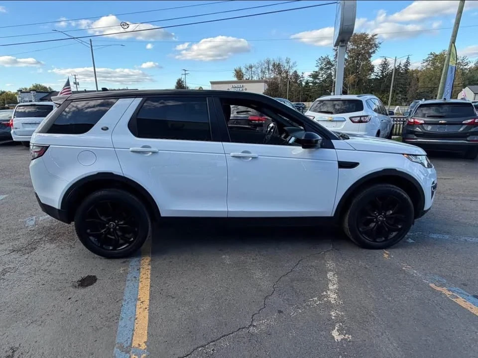 2016 Land Rover Discovery 4th Gen - Image 4 of 10